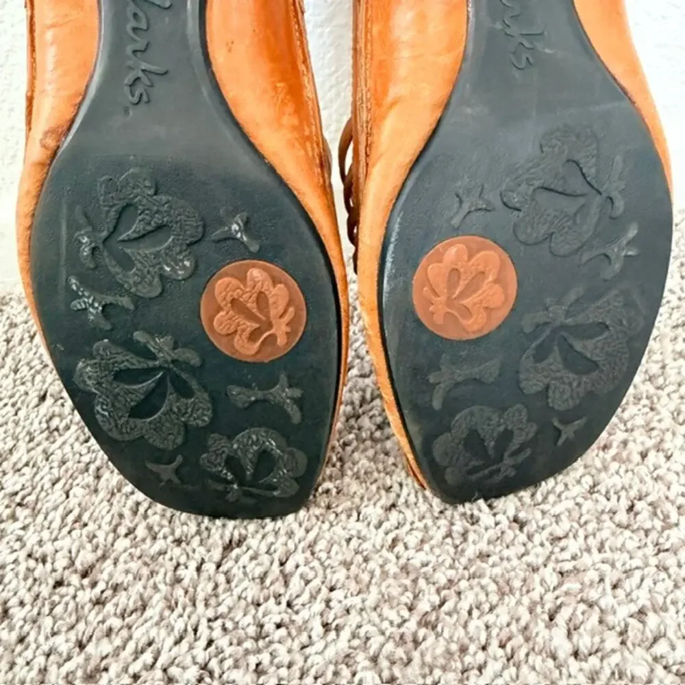 Clarks Huarache Sandals Women's 9.5 M Leather Upper Handwoven Brown Comfortable